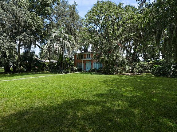 3rd image of 626 Myrtle Ave