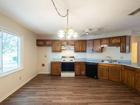2nd image of 2225 High Meadow Dr
