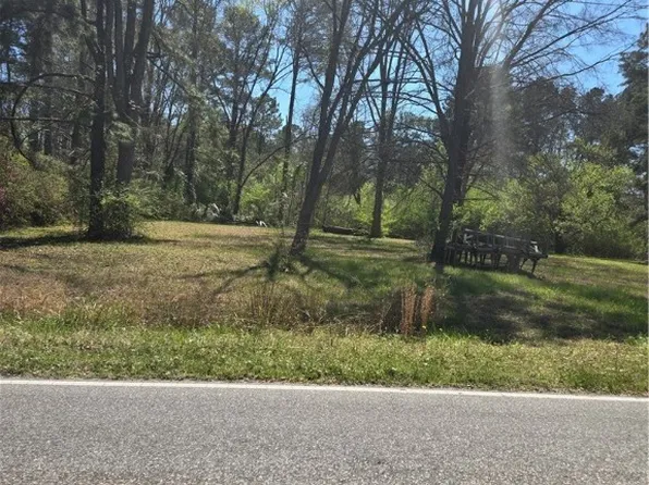 1634 Troy Dr, Fayetteville, NC 28312