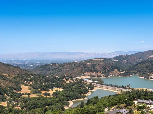 18700 Black Rd, Los Gatos, CA 95033