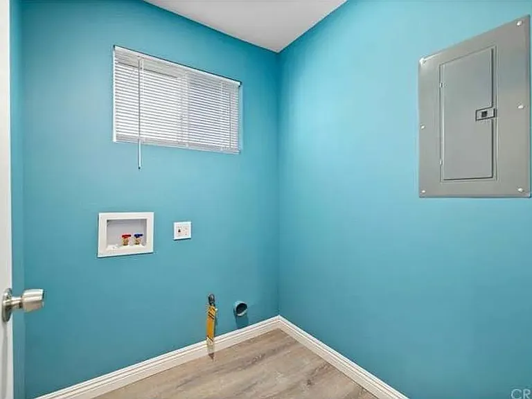 1326 W Ivesbrook St — Photo 13