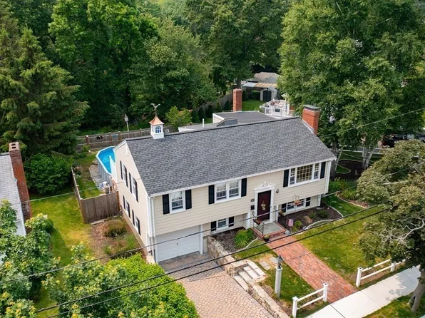 203 Elliot Ave, Quincy, MA 02171