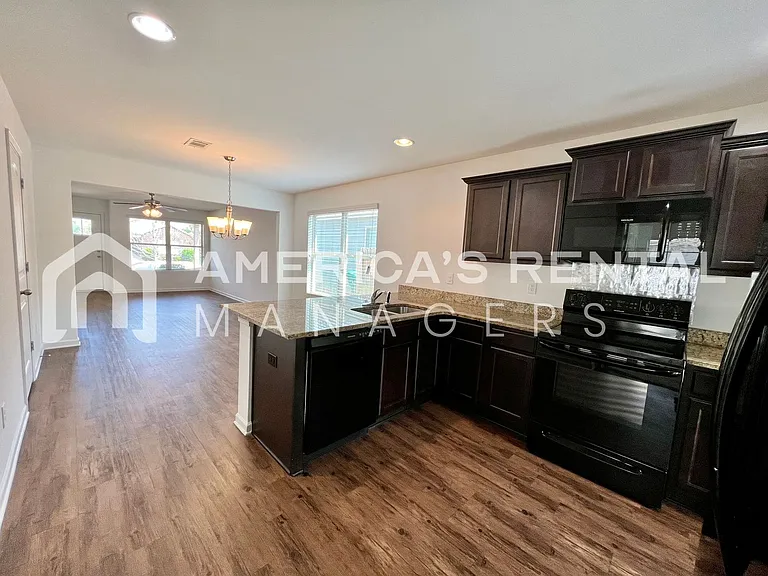 16406 Waterbury Ln — Photo 6