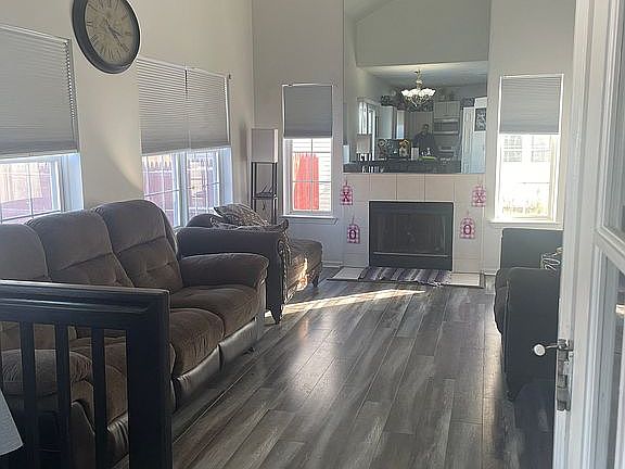 2nd image of 7291 Lochmoor Dr