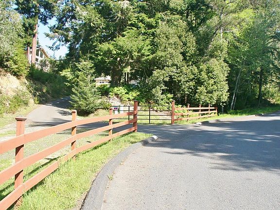 2nd image of 16220 Shane Dr