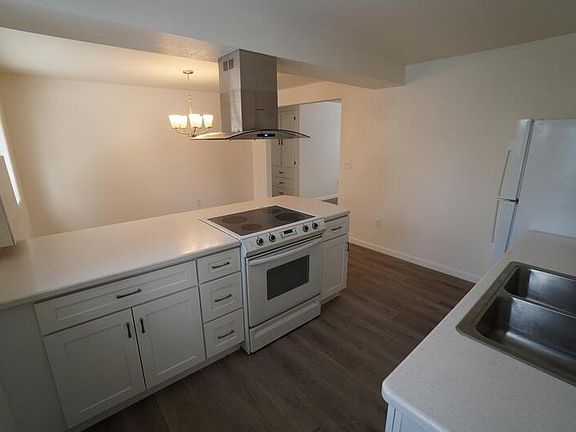 4th image of 2815 E 37th Ave #1