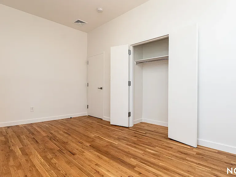 160 Johnson Ave #2E — Photo 16