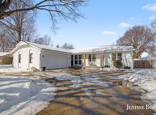 4595 41st St SW, Grandville, MI 49418