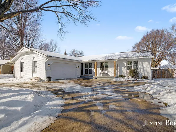 4595 41st St SW, Grandville, MI 49418