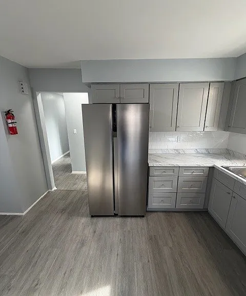 16 Silkman Pl #2R — Photo 2