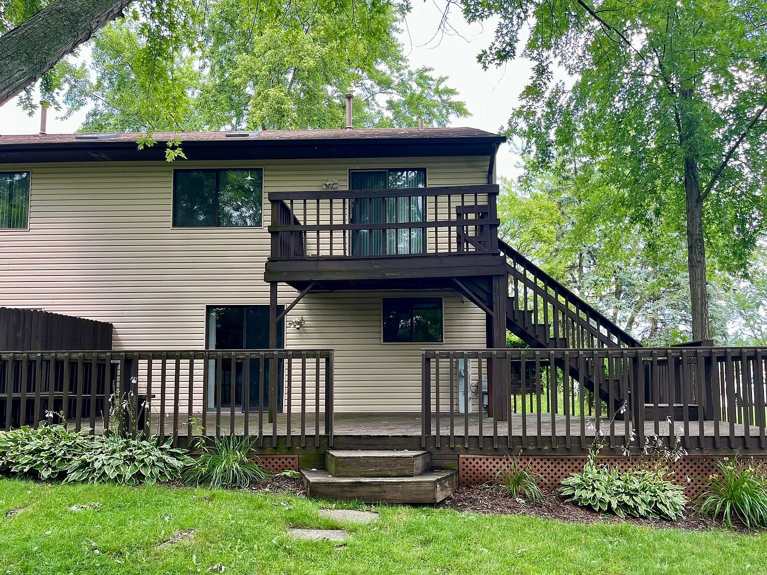 3 bed, 2001 sqft, $2,650 — Photo 2