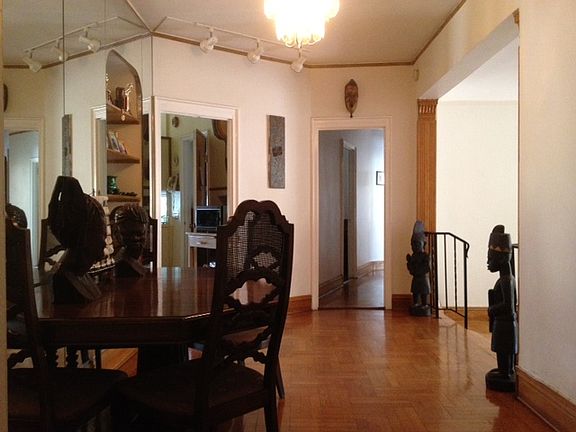 Foyer Entrance 