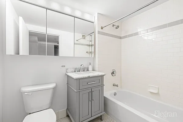 Sold by Elegran | media 6