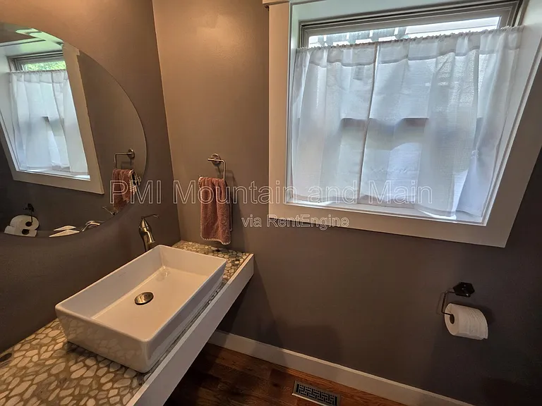 156 Bradley St — Photo 16