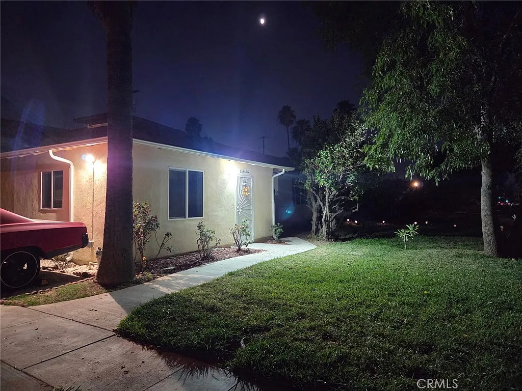 1 bed, 450 sqft, $1,999 — Photo 1