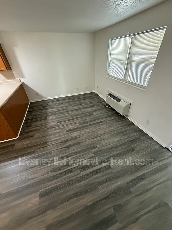1 bed, 1.0 bath, $650 — Photo 4