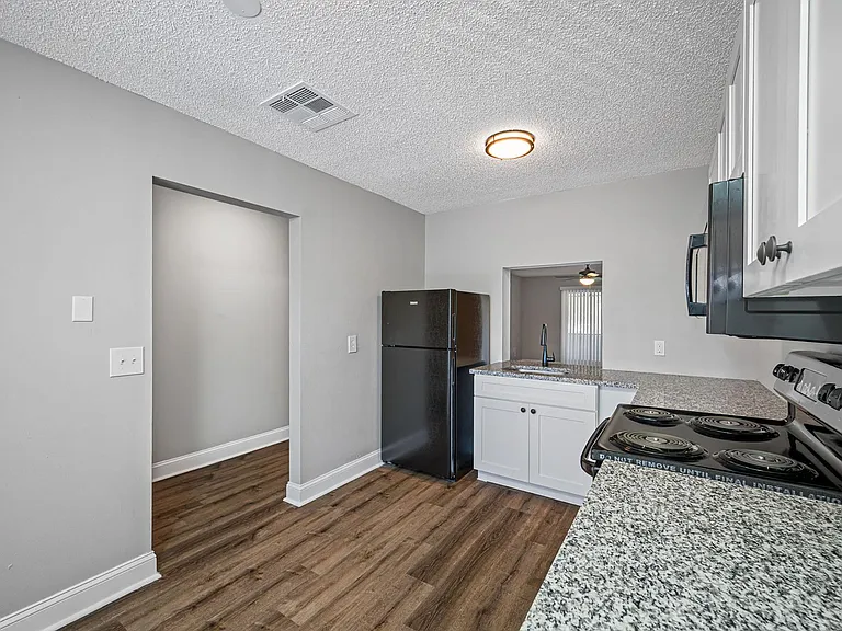 Armature Lake Apartments — Photo 7