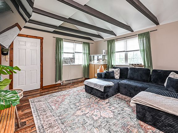3rd image of 7 Leyda Ave