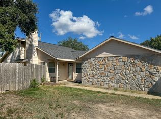 1600 Brambleberry Dr, Three Rivers, TX 78071