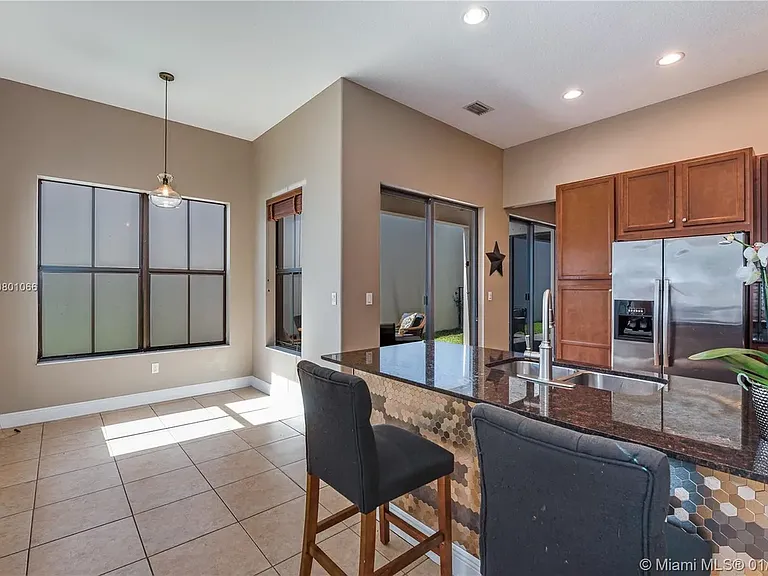 8310 NW 39th Ct — Photo 6