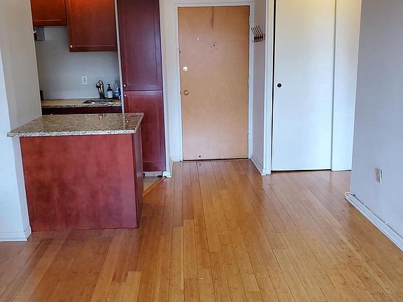 3rd image of 2101 Chestnut St #17-1211