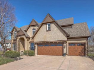 2516 SW Winterstar Ct, Lees Summit, MO 64081