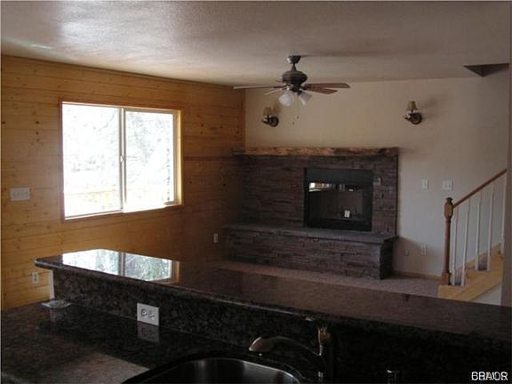 2nd image of 480 Vista Ln