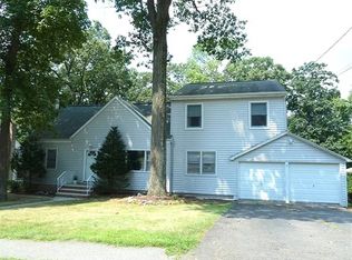 77 Seminole Ave, Oakland, NJ 07436