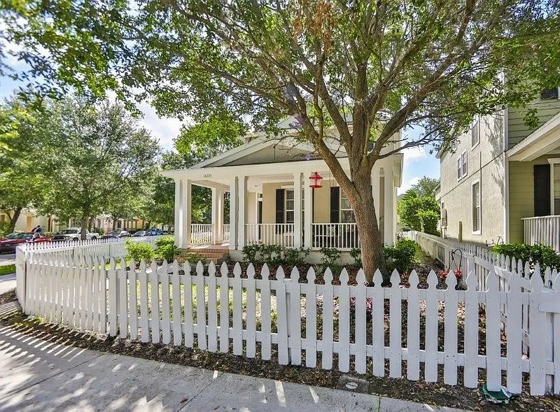 3 bed, 2.5 bath, 1816 sqft, $2,795 — Photo 3