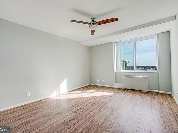 4th image of 301 N Beauregard St APT 902