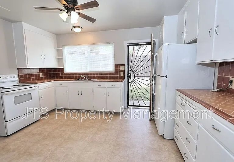 4439 V St #1 — Photo 30