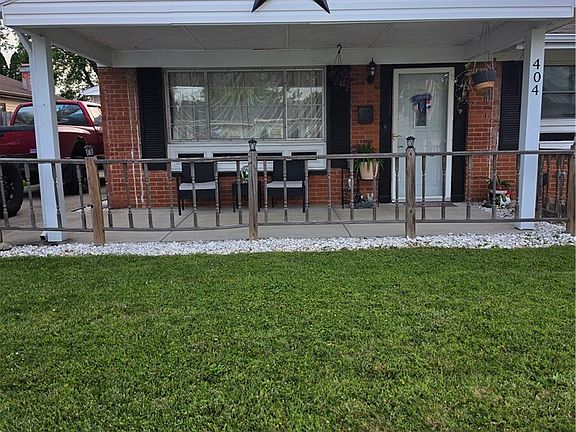 2nd image of 404 Pinewood Ave