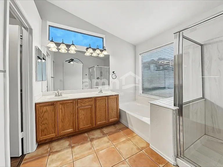 717 W Beth Dr — Photo 10