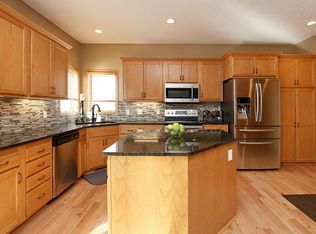 9079 Glacier Rd, Saint Bonifacius, MN 55375