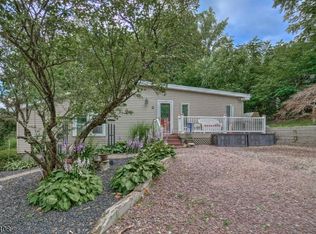 2 Prospect Hill Rd, Glen Gardner, NJ 08826