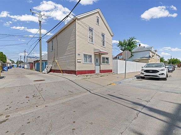 3rd image of 11410 Mackay St