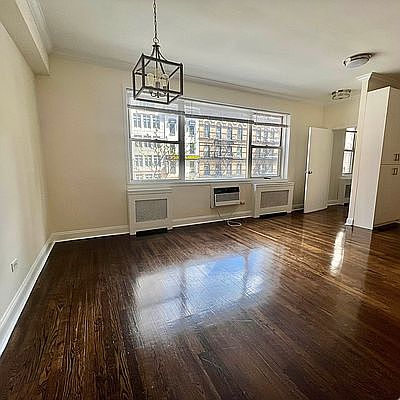 2nd image of 170 E 83rd St APT 3P