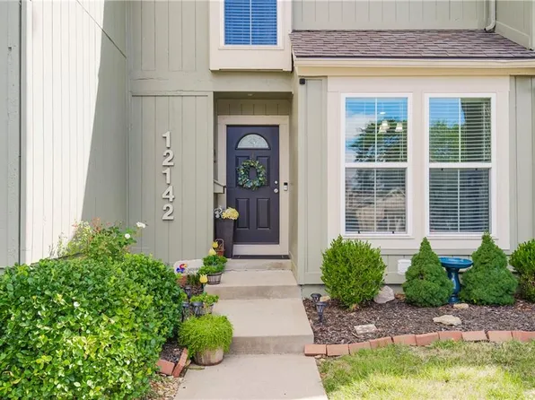 12142 W 82nd Ter, Lenexa, KS 66215
