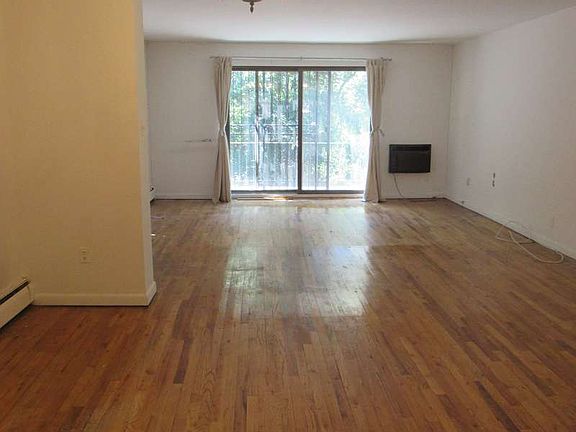 4th image of 6724 Burns St #2