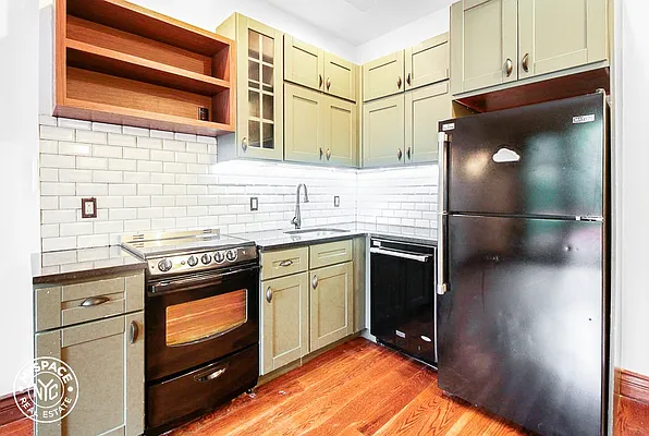 Rented by MySpaceNYC | media 11