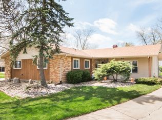 1710 Ida Rd, Hoffman Estates, IL 60169