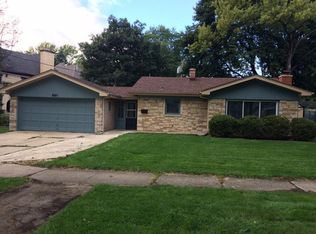 501 N Webster St, Naperville, IL 60563
