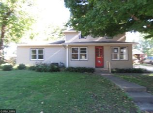 907 Willow St S, Faribault, MN 55021