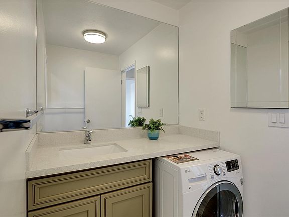 4th image of 442 Vasquez Ct