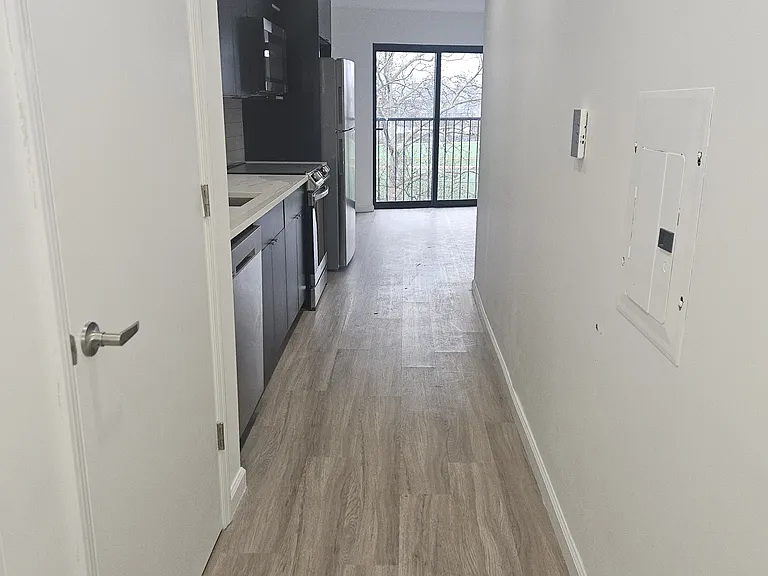 556A Market St #3 — Photo 3