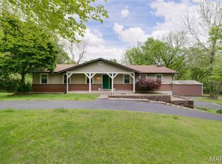 4051 Fleur De Lis Dr, Florissant, MO