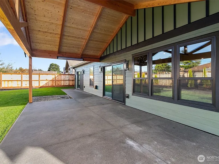 8227 Comox Rd — Photo 29