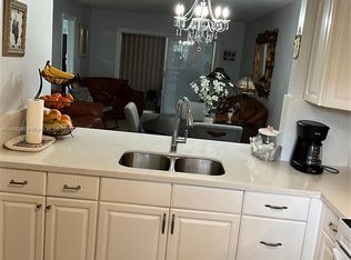 300 Berkley Rd APT 110, Hollywood, FL 33024