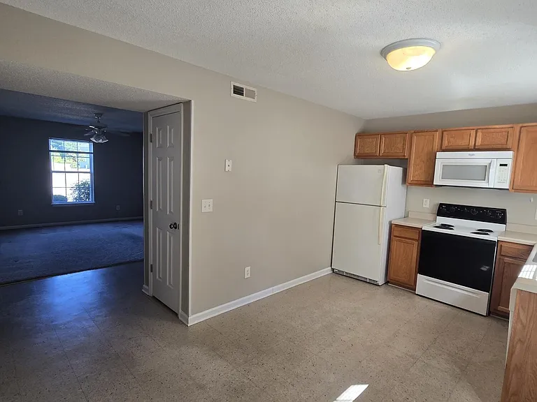 1300 Hammock Ln #1 — Photo 7