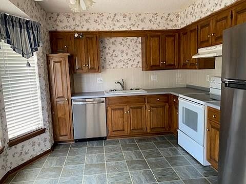 4th image of 1304 NW Porter Cir
